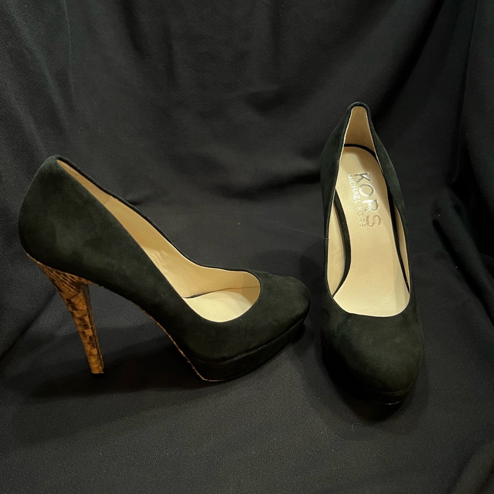 SOLD-Michael Kors "Cyprien" black suede pump with snake skin heel Size 7M